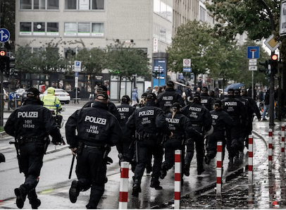 Einfach Verbeamtet: Polizei Schleswig-Holstein: Studium, Ausbildung, Hindernisparcours, Bewerbung und Gehalt im Detail
